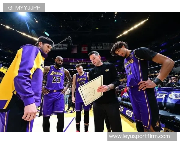 湖记：东契奇与里夫斯搭档无詹阵容下DFS表现天差地别的深度分析