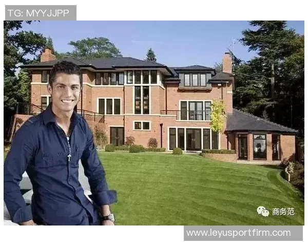 特朗普赠送镀金钥匙给C罗使其成为首位获此荣誉的运动员